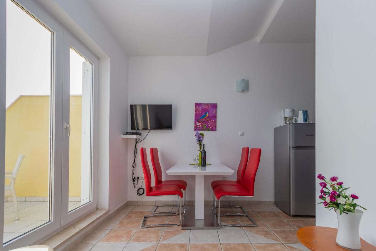Marusici  Luxury Apartments Villa Ruzmarina With New Heated Infinity Pool And Lounge Area מראה חיצוני תמונה